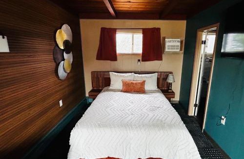 Charlevoix Hotel | adoba inn Charlevoix
