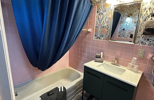 Charlevoix Hotel | adoba® inn & suites