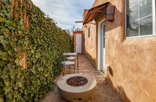 South Capitol Condo | Adobe Casita Downtown - King Bed + Patio * Spacious 450 Sq Ft
