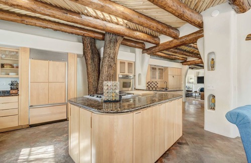 Broadmoor House | Adobe del Sur! Architectural Gem Near Broadmoor