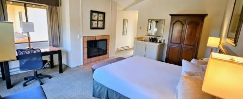 Golden Rectangle Bed & Breakfast | Adobe Inn