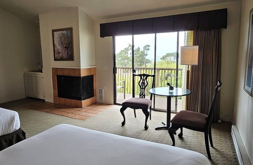 Golden Rectangle Hotel | Adobe Inn