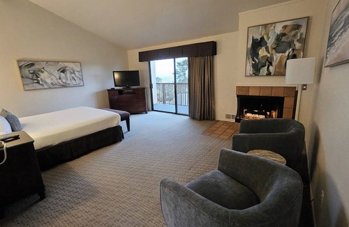 Golden Rectangle Hotel | Adobe Inn