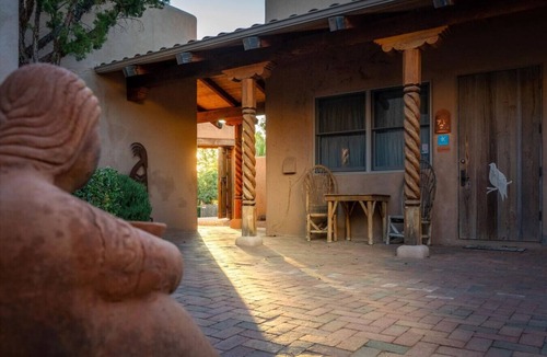 Oak Creek House | Adobe Village Inn Estate
