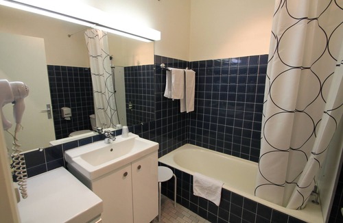 Saint-Priest Hotel | Adonis Lyon Est Hôtel Artys