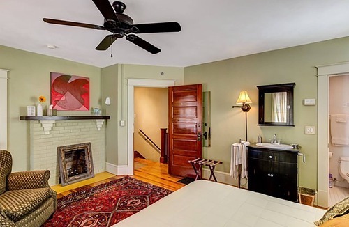 Mount Dora Bed & Breakfast | Adora Inn