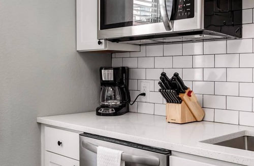 Country Club Plaza Area Apartment | Adorable 1 Bdrm Condo On The Plaza 48