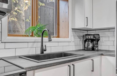 Montcalm Apartment | Adorable 1-bedroom apartment with AC in charming Québec