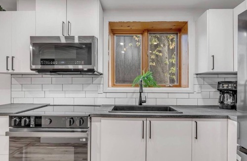 Montcalm Apartment | Adorable 1-bedroom apartment with AC in charming Québec
