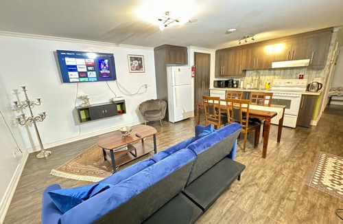 Communaute-Urbaine-de-l'Outaouais Apartment | Adorable 1 Bedroom Guesthouse/Free Parking