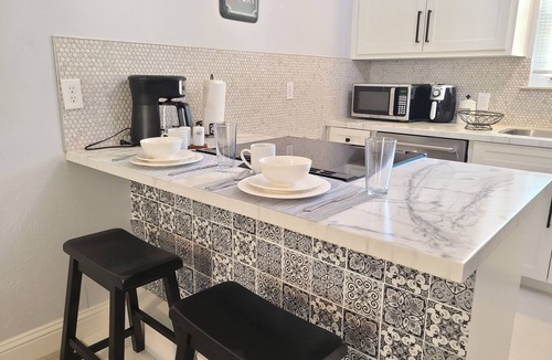 Lochwood Apartment | Adorable 1- bedroom guesthouse with free parking