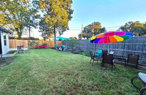 Lochwood Apartment | Adorable 1- bedroom guesthouse with free parking