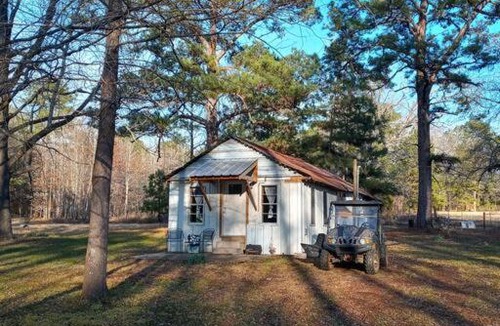 Cherokee County House | Adorable 1 bedroom Honey House