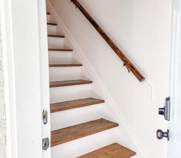 Columbia Apartment | Adorable 1BR Apt. w KING bed 1 m. to square