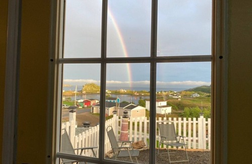 Port Rexton Cabin | Adorable 2-bedroom guesthouse with an amazing view