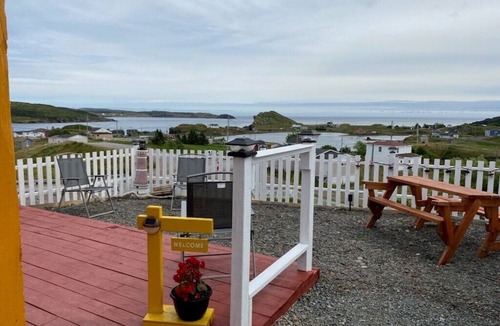 Port Rexton Cabin | Adorable 2-bedroom guesthouse with an amazing view
