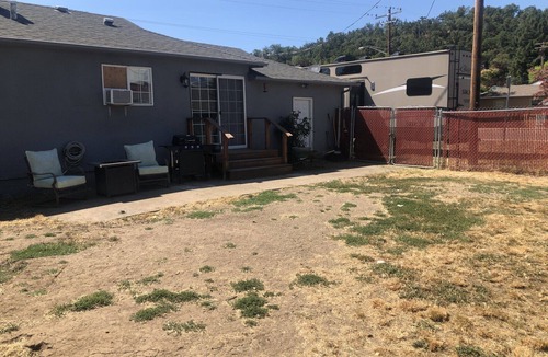 Roseburg House | Adorable 2 bedroom 1 bath house pet friendly nearby shopping and hospital