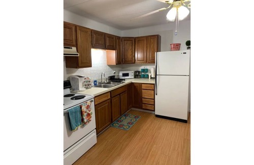 Gainesville House | Adorable 2 Bedroom 1 Bath Duplex