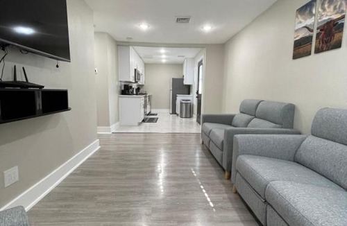 Northside Apartment | Adorable 2 bedroom guesthouse