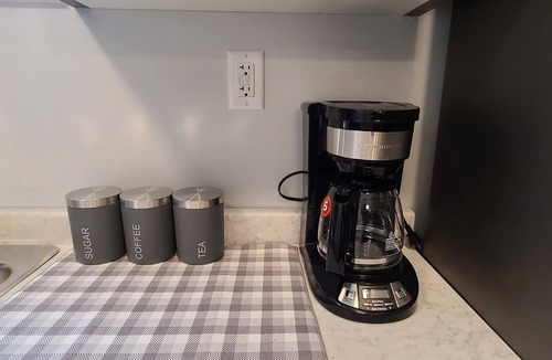 Saskatoon Apartment | Adorable 2-bedroom place with 1 free parking