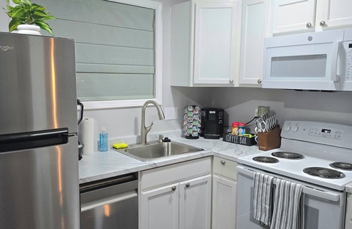 Riverside Apartment | Adorable 2-bedroom Spacious Two King Bed