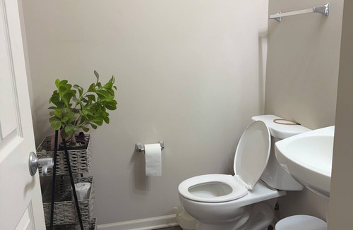Fox Lake House | Adorable 2-bedroom townhome with AC in charming Volo