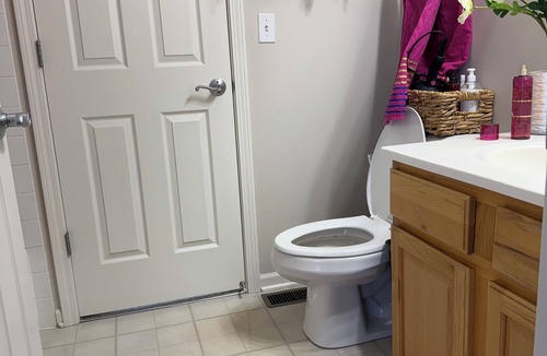 Fox Lake House | Adorable 2-bedroom townhome with AC in charming Volo