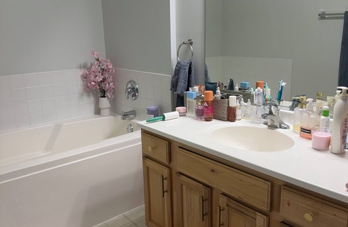 Fox Lake House | Adorable 2-bedroom townhome with AC in charming Volo
