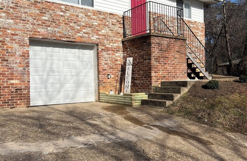 East Ridge Apartment | Adorable 2-bedroom apartment with AC in charming Chattanooga
