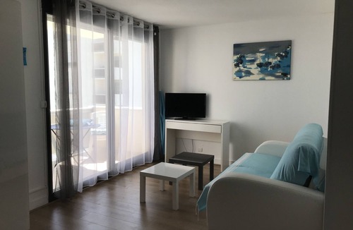 Arcachon Apartment | Adorable 2-person studio overlooking the basin and pool