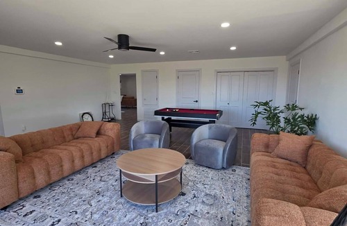 Lawton House | Adorable 2BR Townhome Near Medicine Park, Mountain Views & Fire Pit