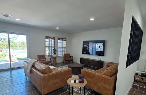Lawton House | Adorable 2BR Townhome Near Medicine Park, Mountain Views & Fire Pit