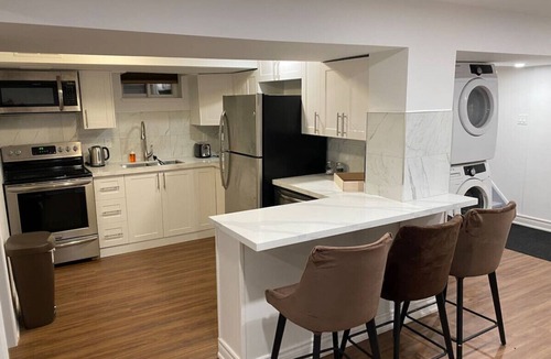 Ajax Apartment | Adorable 3 Bedroom Basement Apartment with Free Parking