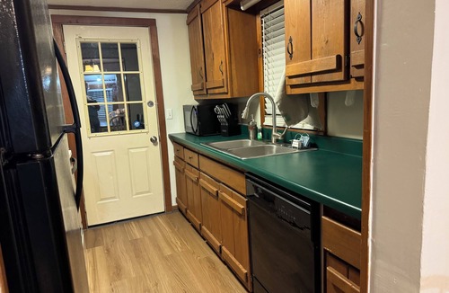 New Boston House | Adorable 3-bedroom house with AC in charming Simms