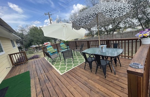 Converse House | Adorable 3 bedroom @ Sleepy Lane