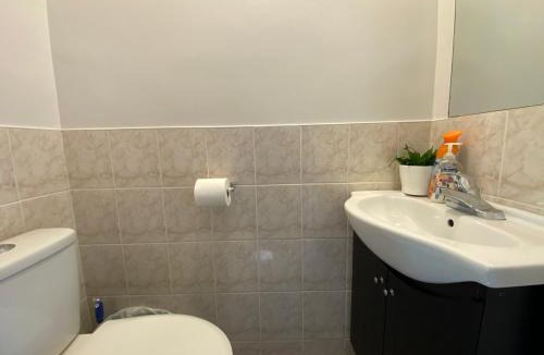 L'Amoreaux House | Adorable 3 private rooms- main with free parking
