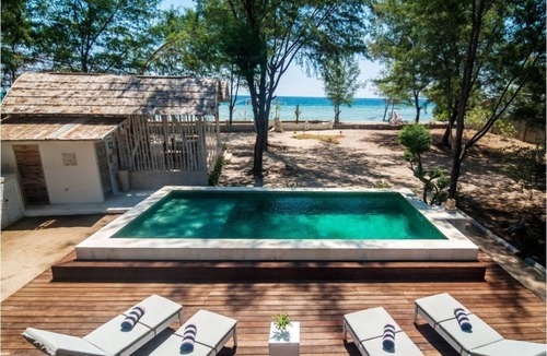 Gili Trawangan Villa | Adorable 4BR Villa - Gili Trawangan! 1Min Walk To The Beach! W/Swimming Pool!