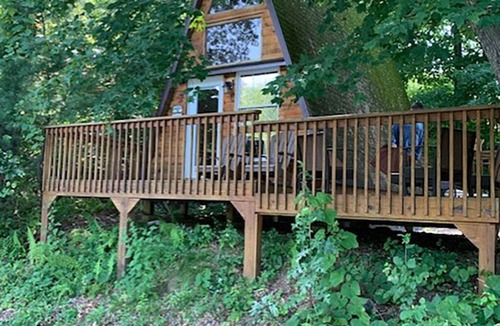 Ashford Cabin | Adorable a-frame cabin on the water