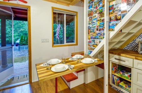 Hoodsport House | Adorable A-Frame Cabin, Steps to Lake Cushman!