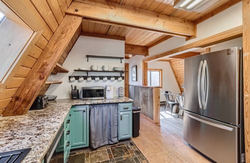 Florissant Ski Chalet | *Adorable A-Frame* Hot Tub | Pac-Man | Fire Pit