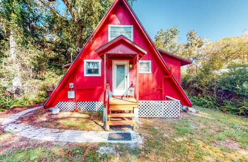 Bushnell Cabin | Adorable A-Frame with Riverfront Yard, Fishing Pier, & Firepit
