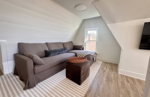 Midtown House | Adorable Abode in Midtown @ Willis St Retreat