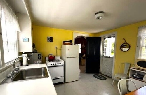 South Chatham Cottage | Adorable and private 1BR/Studio cottage in South Chatham!