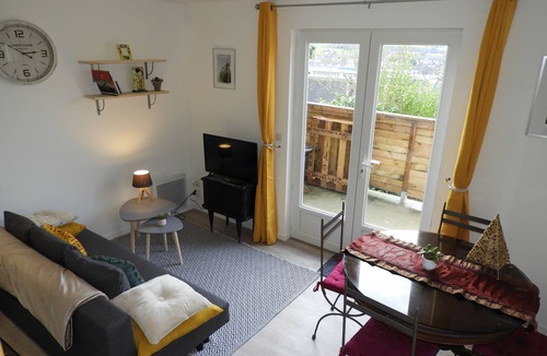 Lisieux Apartment | Adorable apartment, completely renovated, bright, 8m² terrace, lovely view.