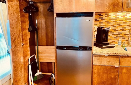 Neartown House | Adorable Apartment in Montrose