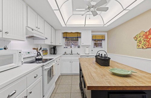 Wilbur-By-The-Sea House | Adorable Beach Cottage with Great Location