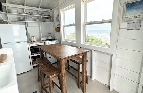 Wells Cabin | Adorable Beach Front Cottage on Moody Beach