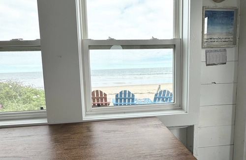 Wells Cabin | Adorable Beach Front Cottage on Moody Beach