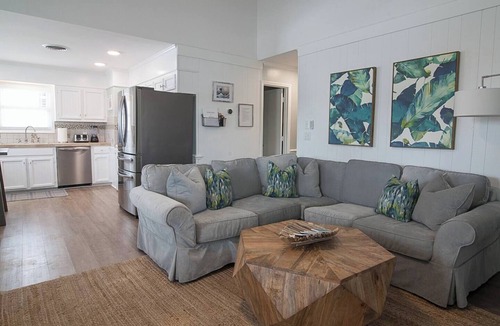 Ocean Isle Beach House | Adorable Beach Cottage in Ocean Isle Beach