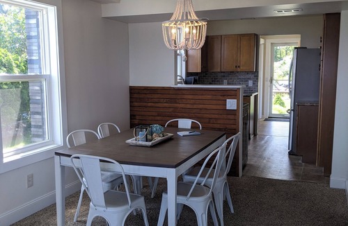 Hilton House | Adorable Cape Cod on Lake Ontario Waterfront